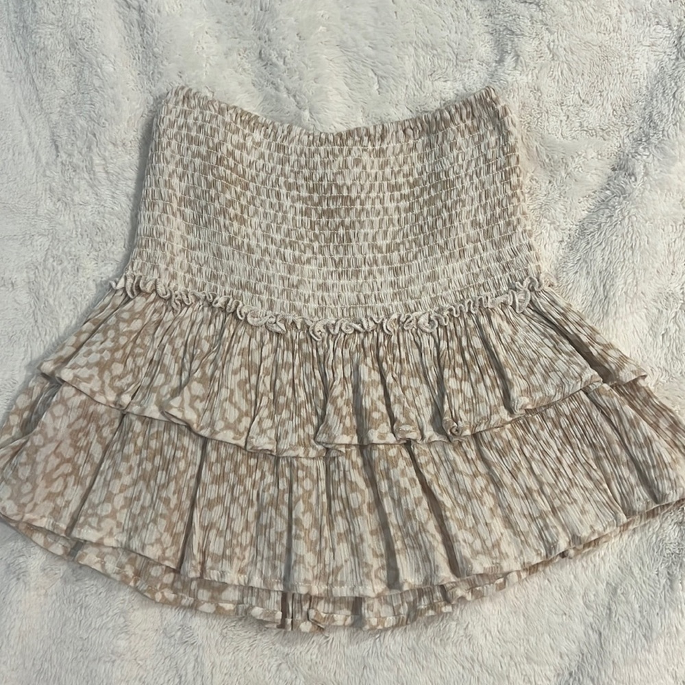 cute white and beige ruffle mini skirt